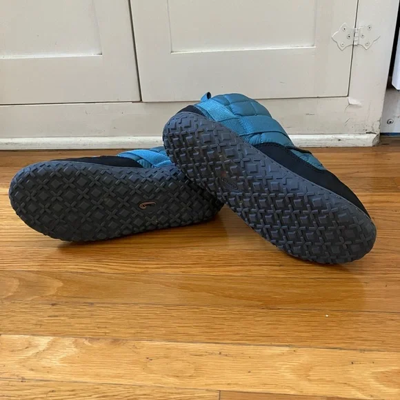 Chaco Women’s Ramble Puff Slippers - Picture 4 of 6